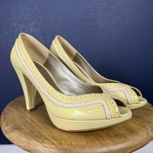 Carlo Rossetti Pastel Yellow Iridescent Peep Toe Pumps, Size 9